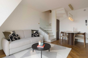 High-end 2 bedroom duplex with parking Place Morny